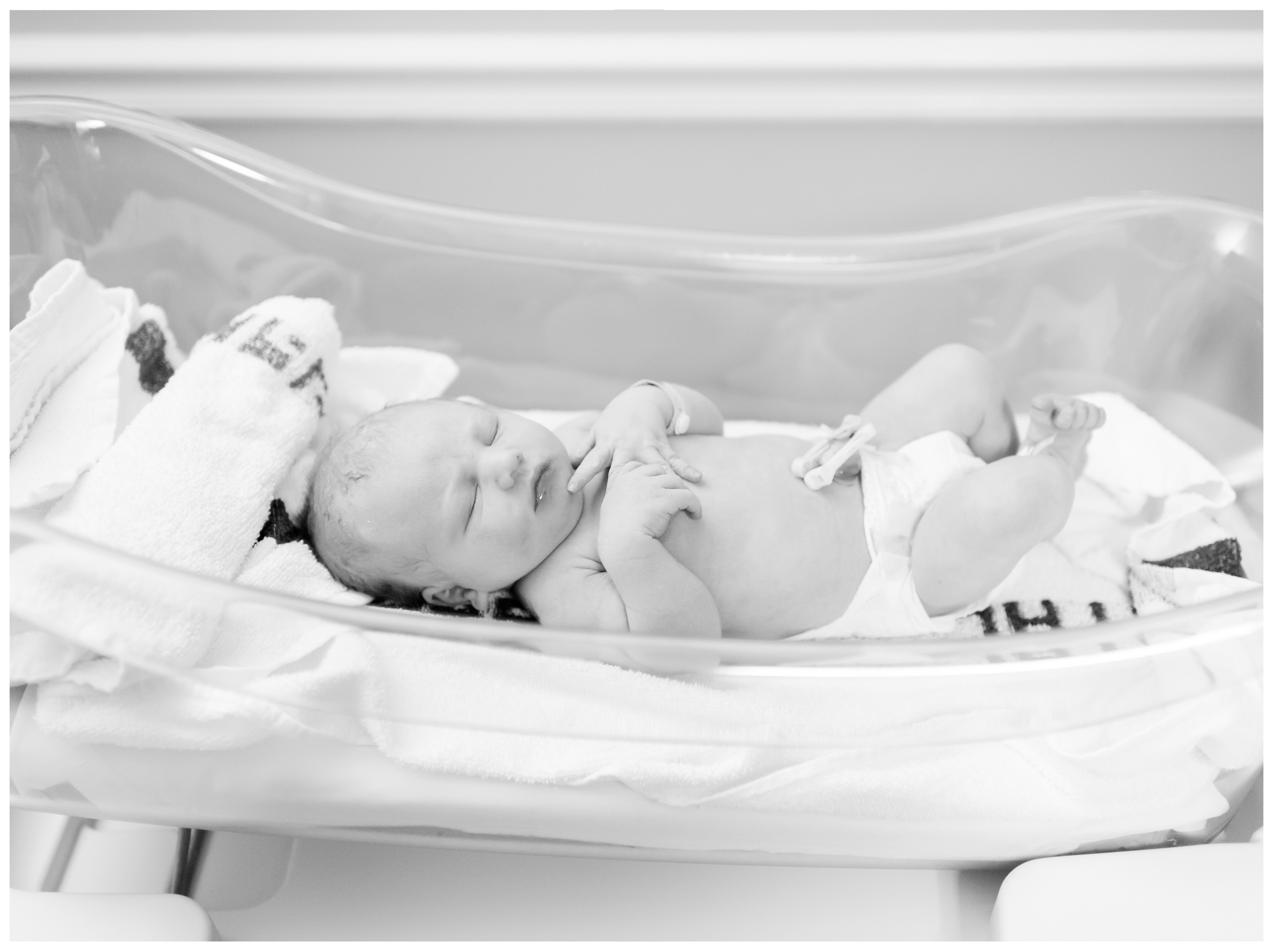 Newborn Hospital Session | Emily Moore | Private Photo Editor